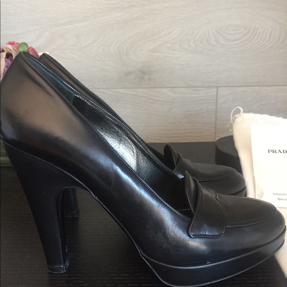 Prada shoes - Picture 5 of 8
